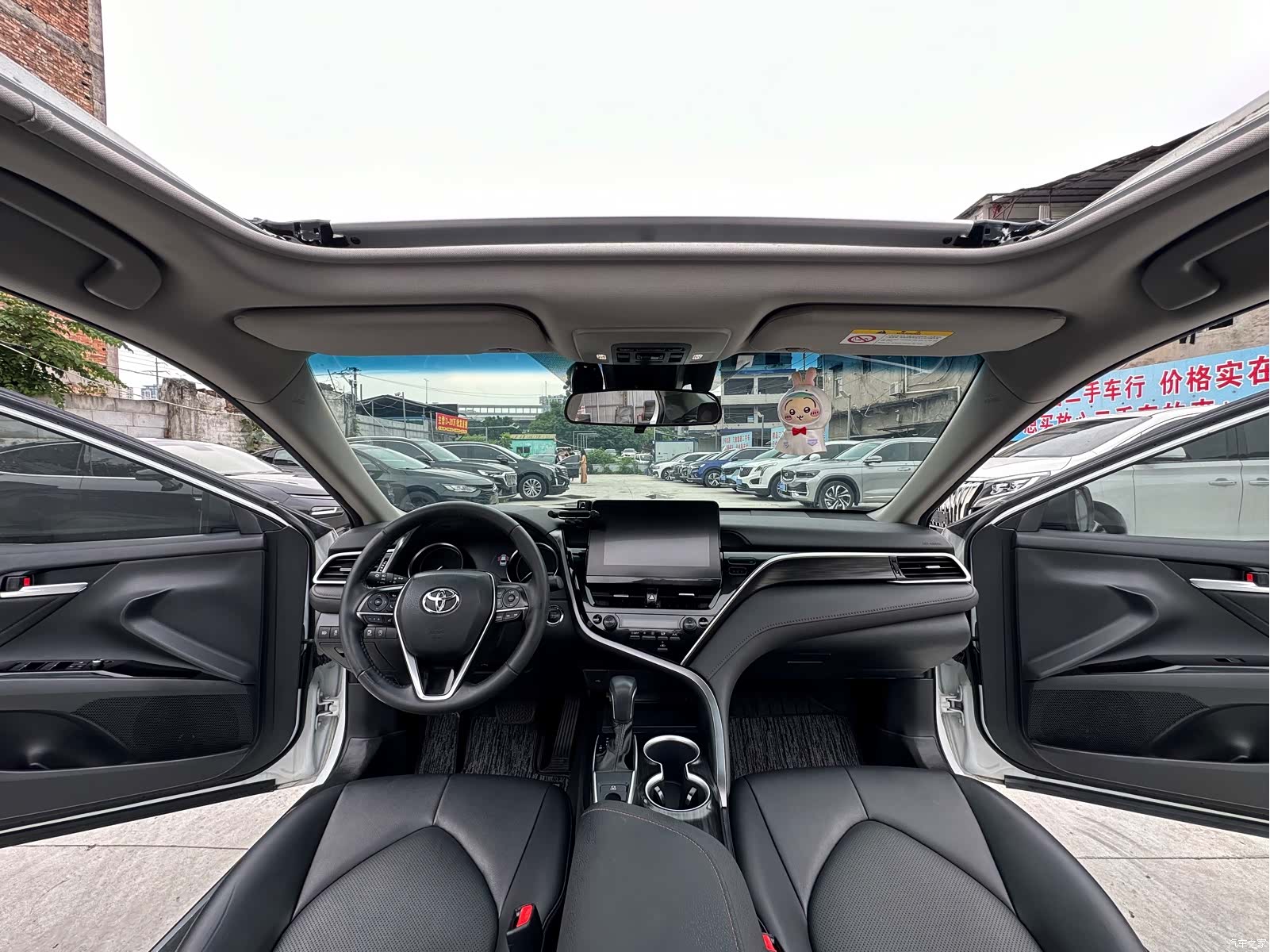 Toyota Camry, 2023 10