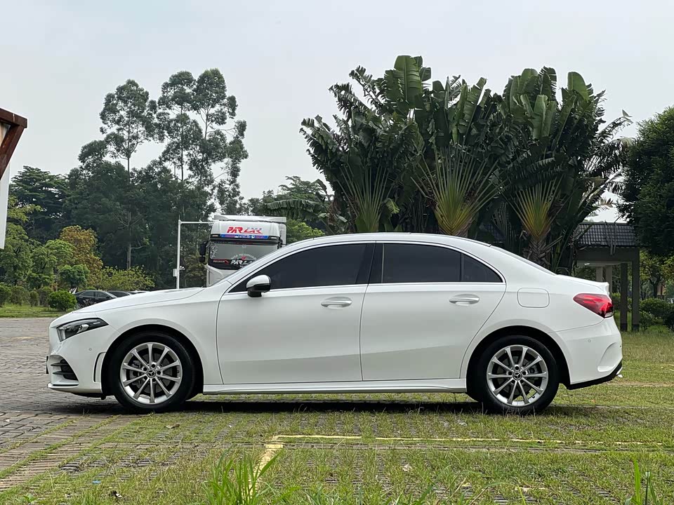 Mercedes-Benz Class A Mercedes-Benz Class A