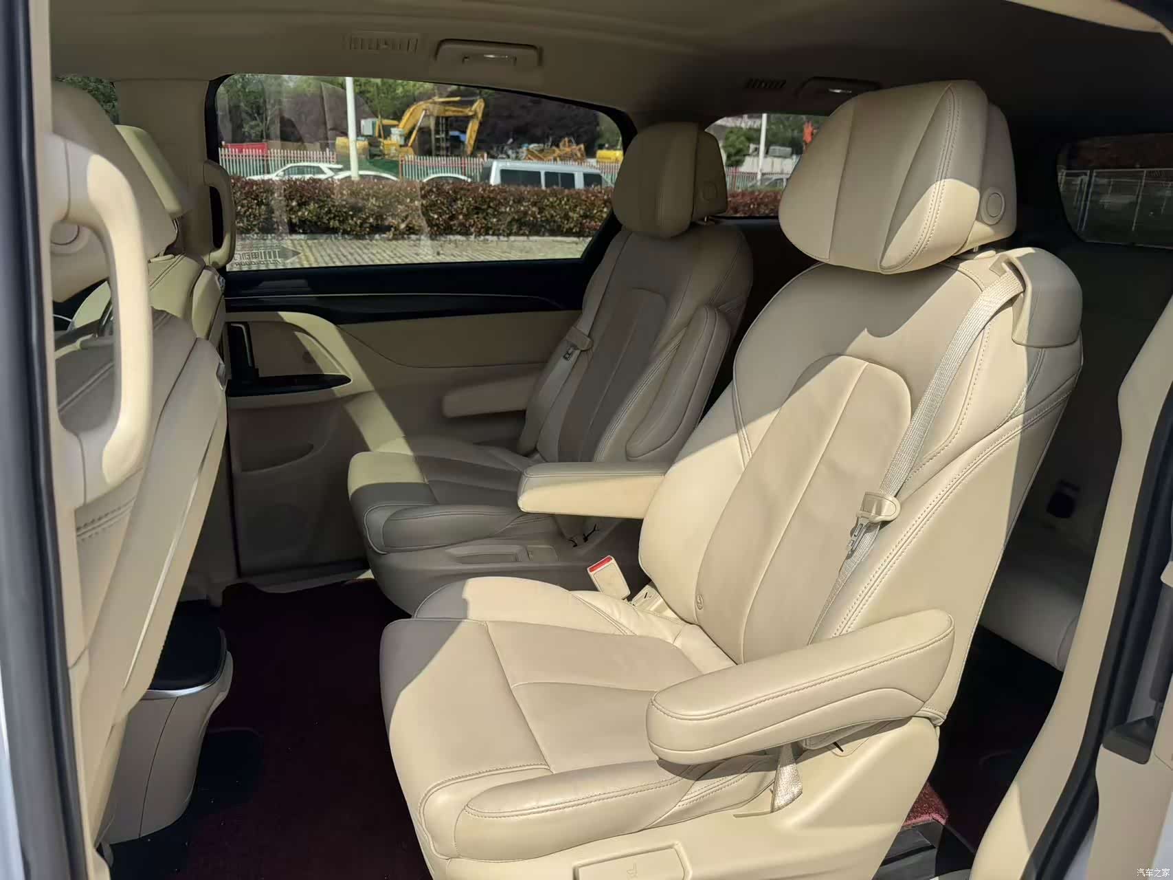 Buick GL8, 2022 13