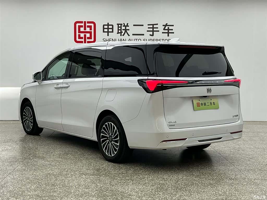 Buick GL8, 2025 3