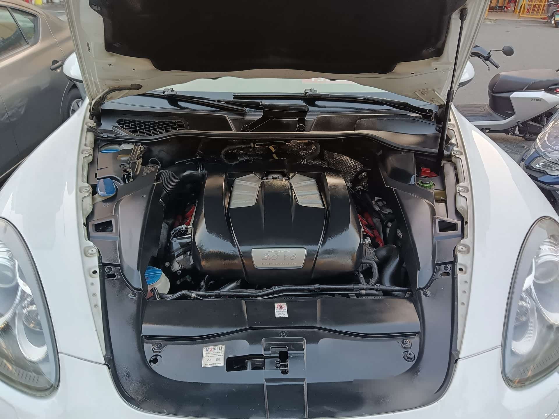 Porsche Cayenne, 2012 11