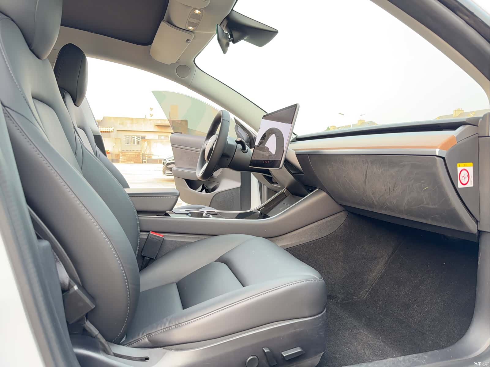 Tesla Model 3, 2019 13