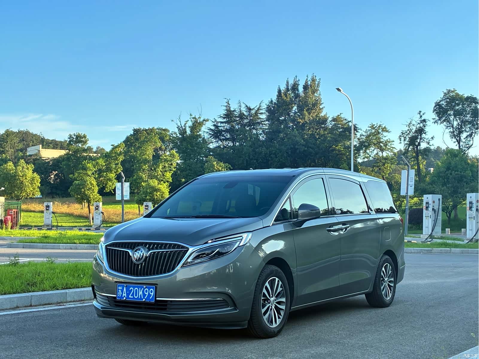 Buick GL8, 2017 1