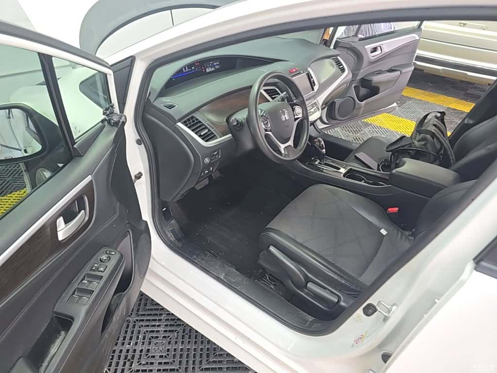 Honda Jade, 2015 23