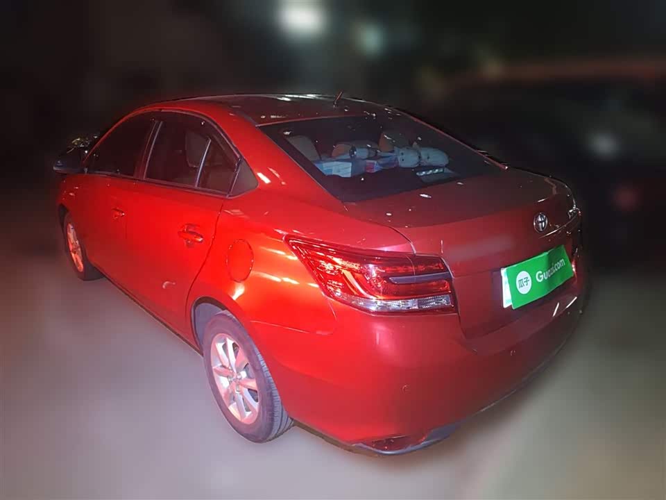 Toyota YARiS L to enjoy