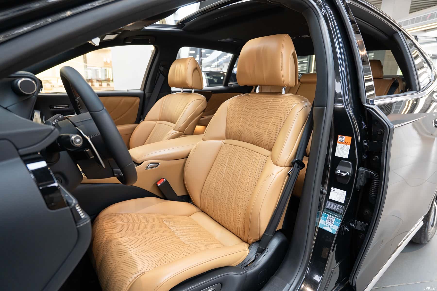 Lexus LS, 2021 11