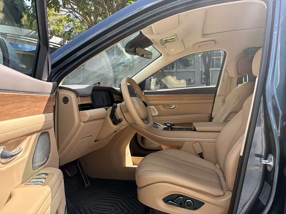 AITO Ask the world M7