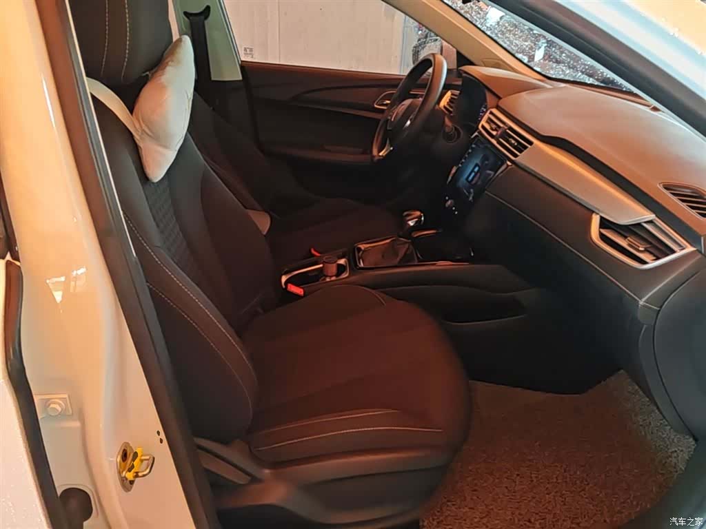 Roewe i5, 2021 25