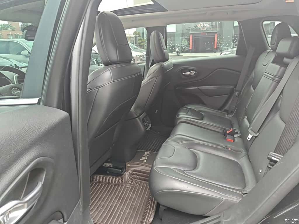 Jeep Cherokee, 2017 17