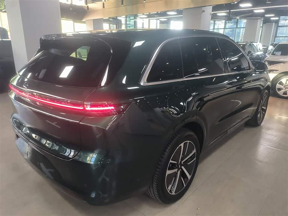 Li Auto Ideal L6