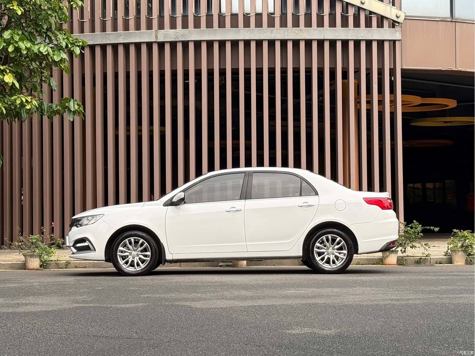 Geely VI, 2019 4