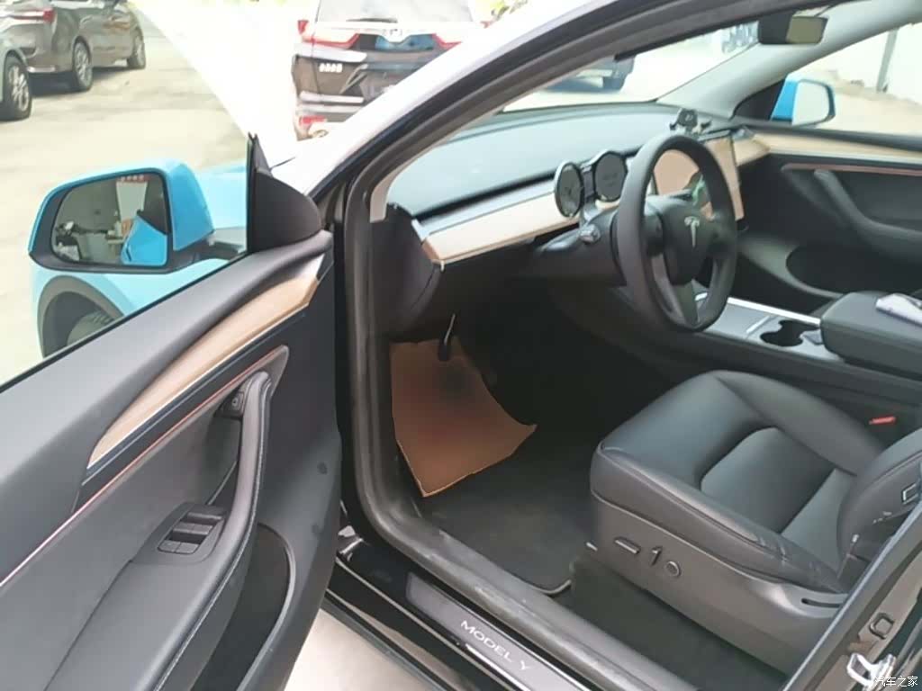 Tesla Model Y, 2022 16