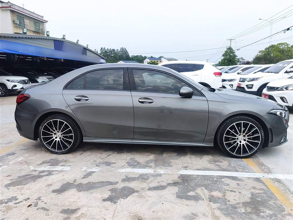 Mercedes-Benz Class A Mercedes-Benz Class A