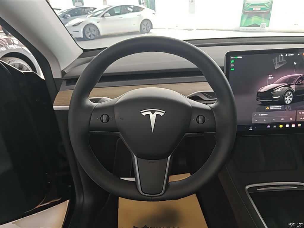 Tesla Model Y, 2023 11