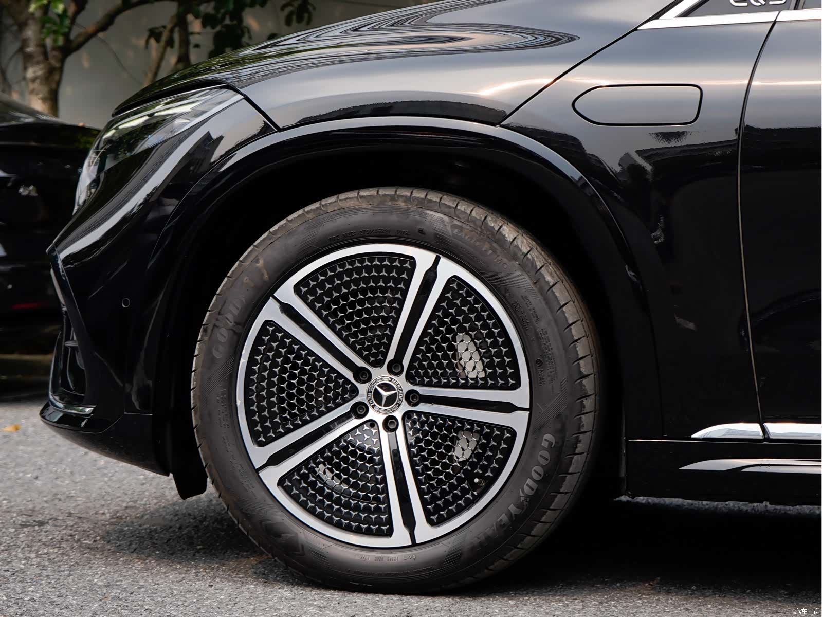 Mercedes-Benz EQS, 2024 6