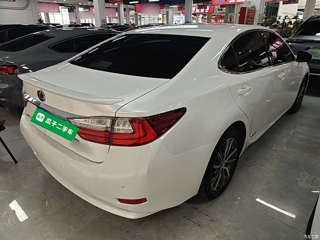 Lexus ES, 2018 7