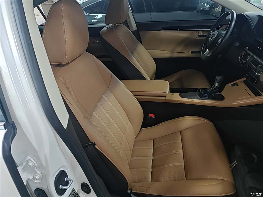 Lexus ES, 2018 25