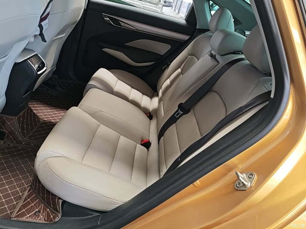 Geely Binray, 2019 17
