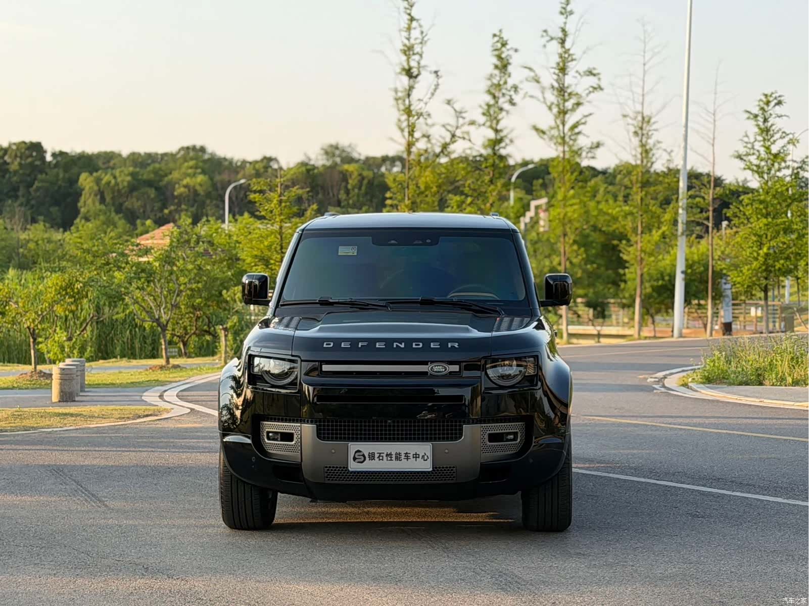 Land Rover Defender, 2024 2