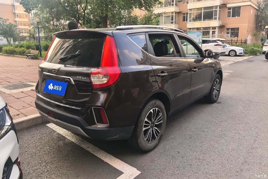Geely X6, 2016 3