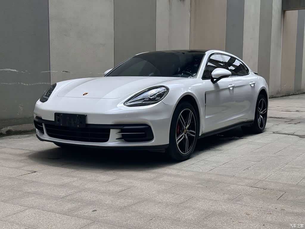 Porsche Panamera, 2018 1