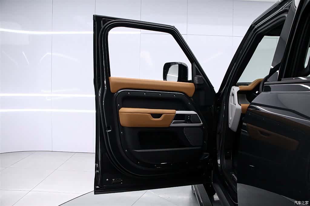 Land Rover Defender, 2024 11