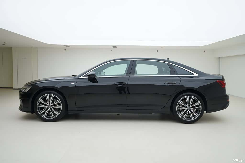 Audi A6L, 2021 3