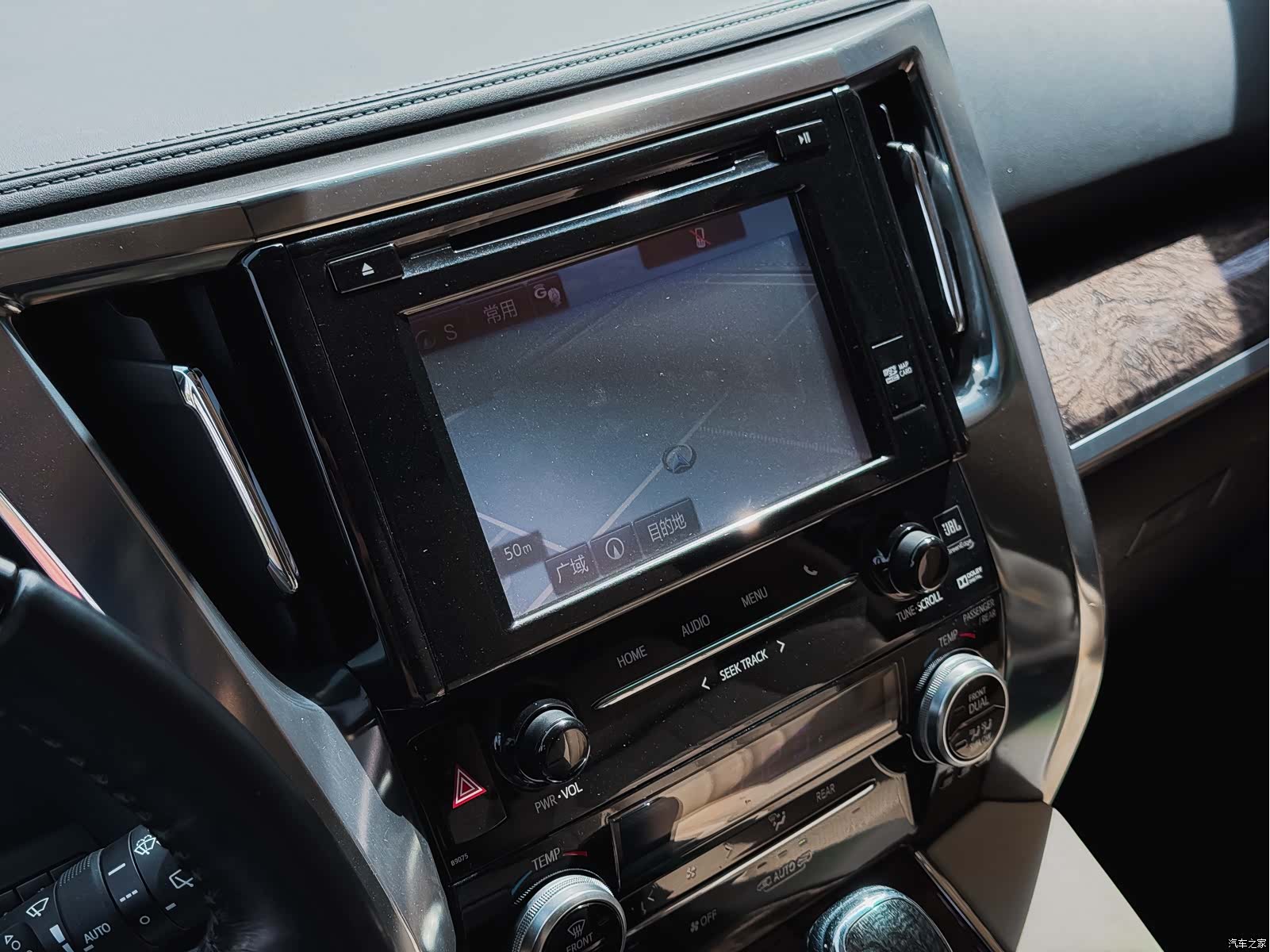 Toyota Alphard, 2019 9