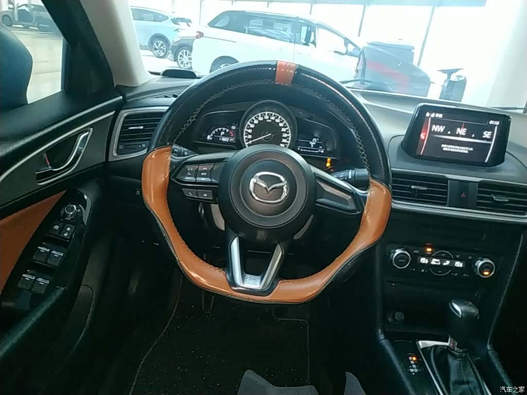 Mazda Mazda3, 2018 11