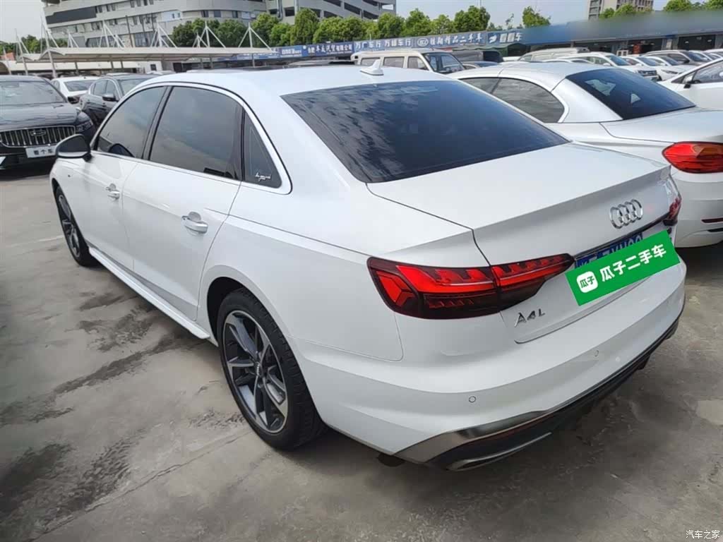 Audi A4L, 2021 все фото