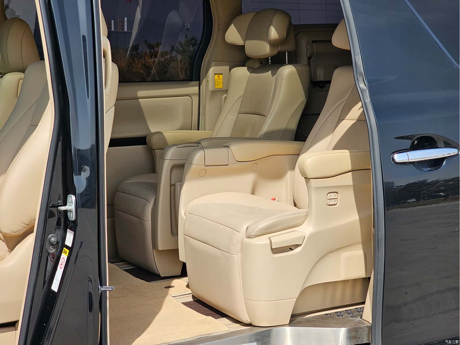 Toyota Alphard, 2012 10