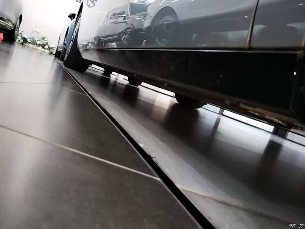 Li Auto MEGA, 2025 21