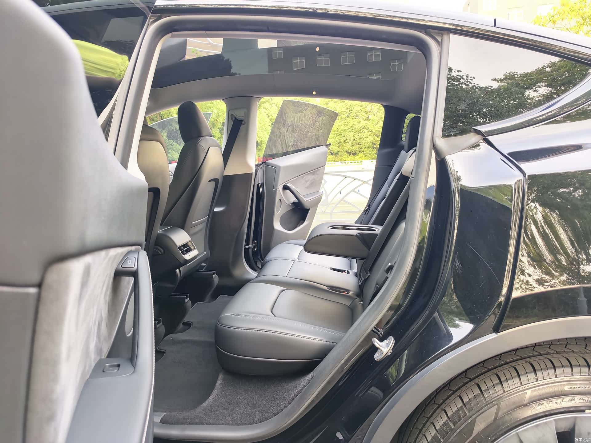 Tesla Model Y, 2022 14