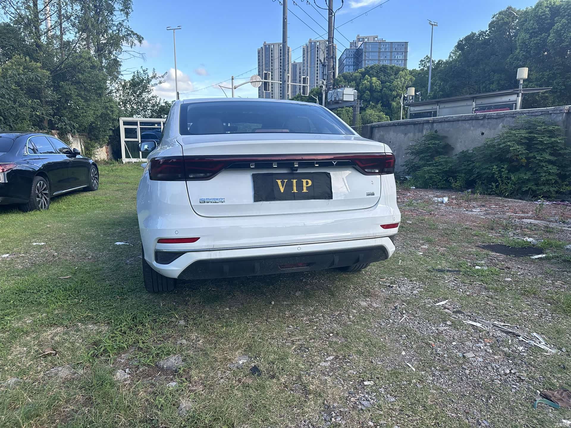Geely Emgrand, 2025 все фото