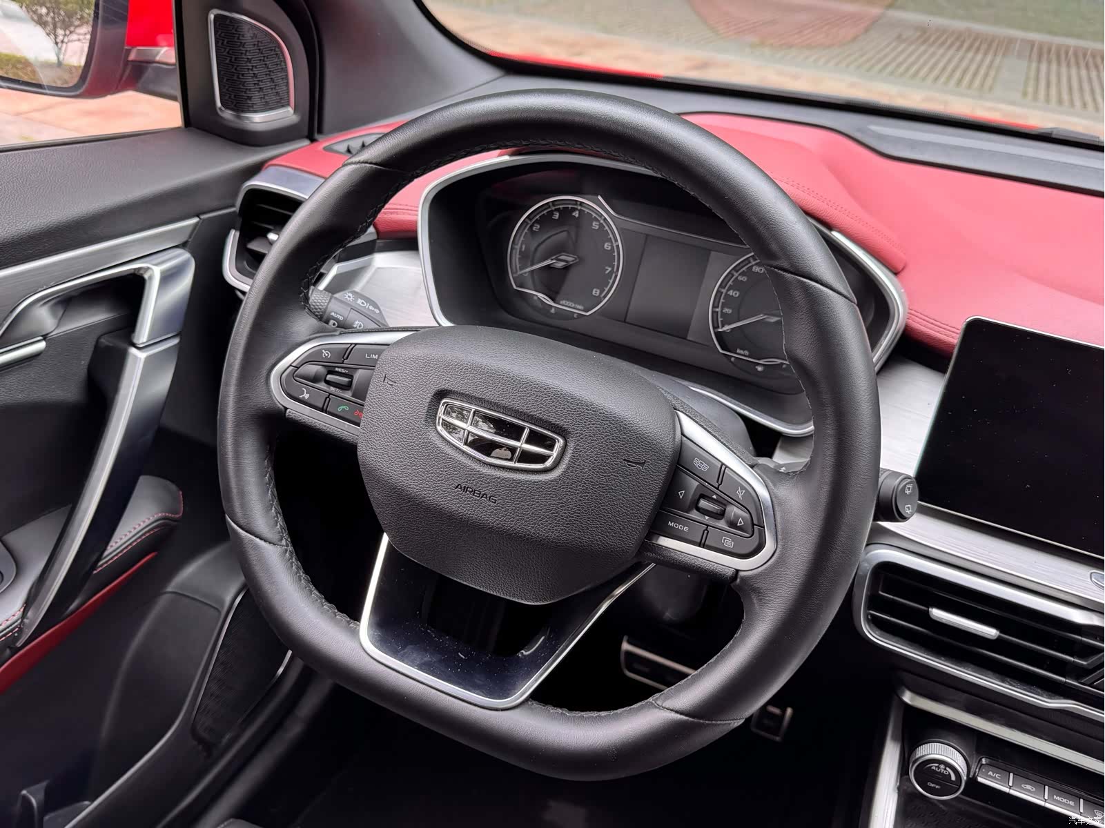 Geely Coolray, 2020 9