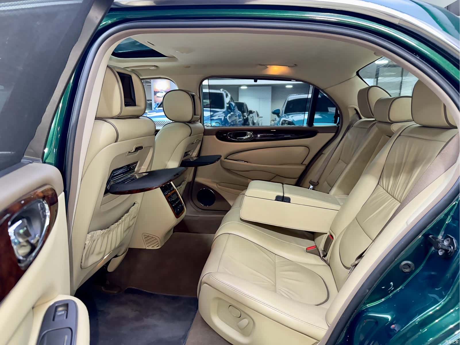 Jaguar XJ, 2006 15