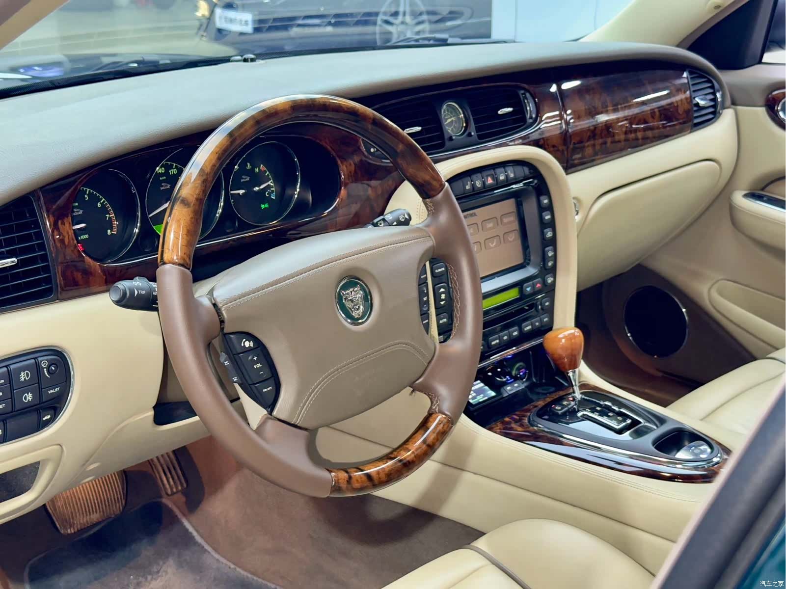 Jaguar XJ, 2006 6