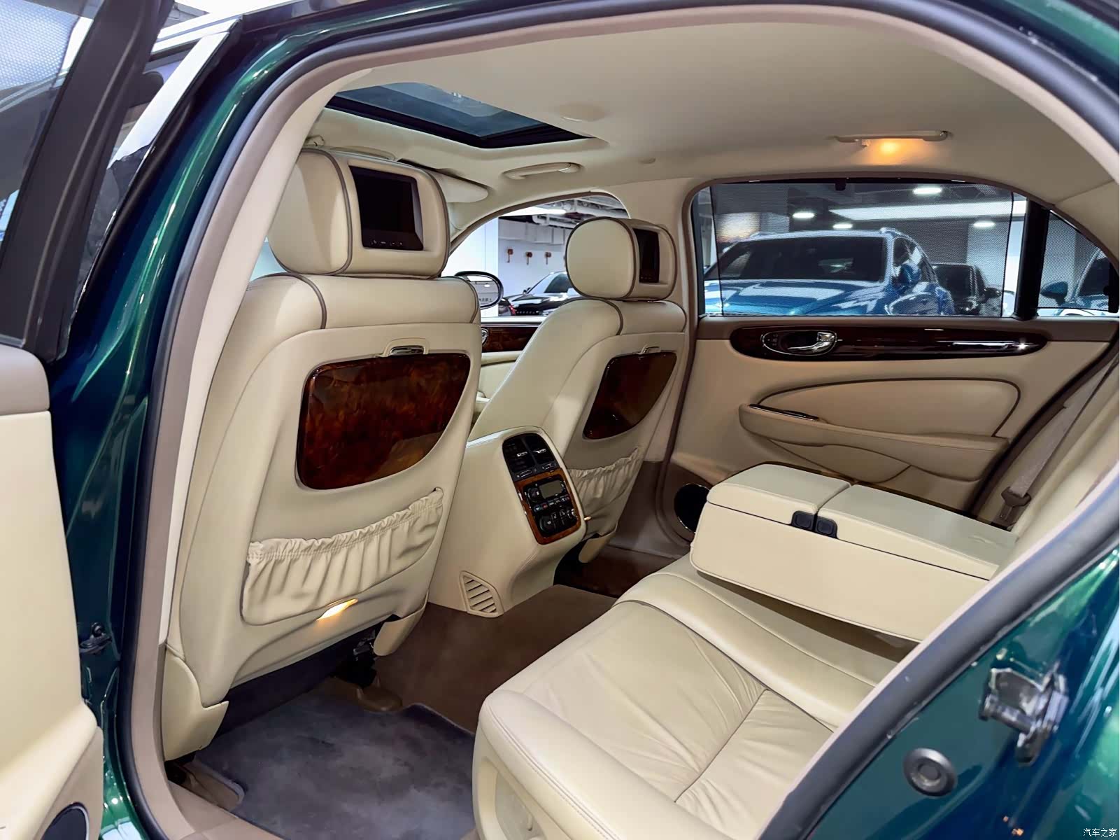 Jaguar XJ, 2006 14