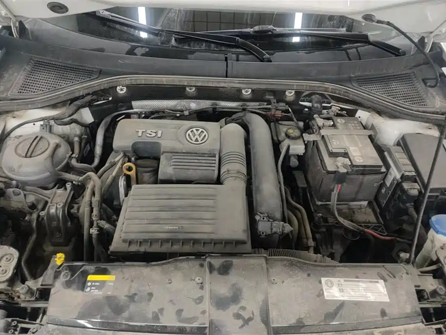 Volkswagen T-ROC exploring Songs