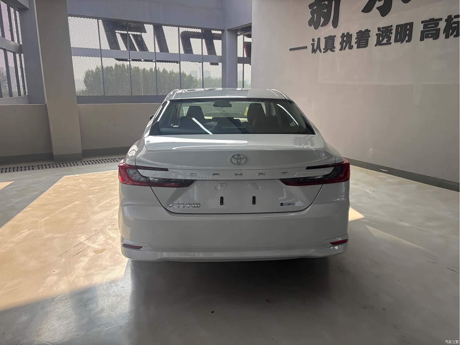 Toyota Camry, 2026 12