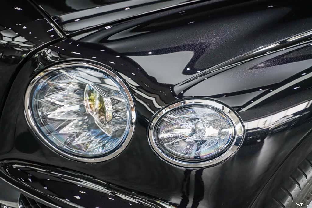 Bentley Flying Spur, 2021 7