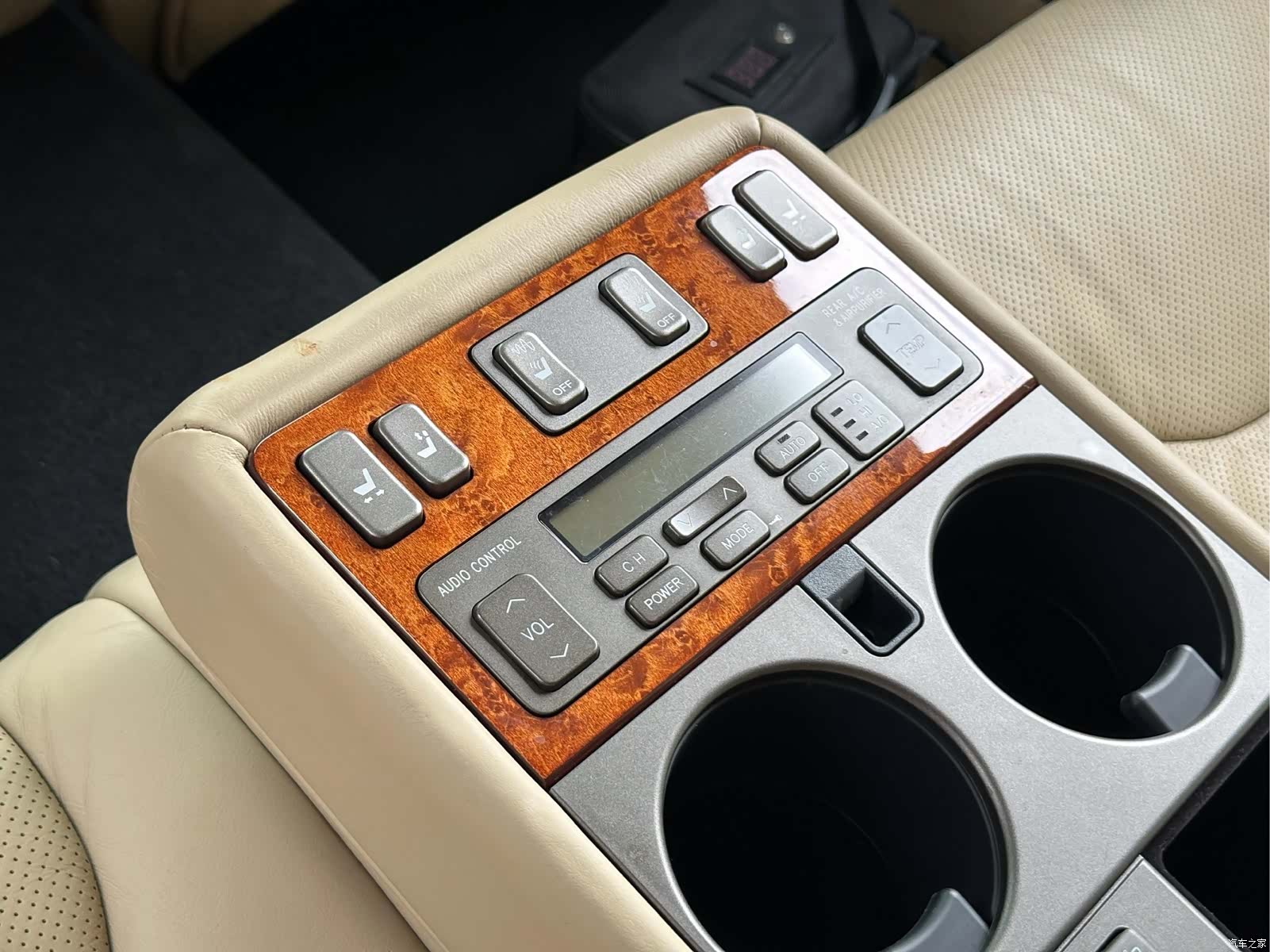 Lexus LS, 2005 24