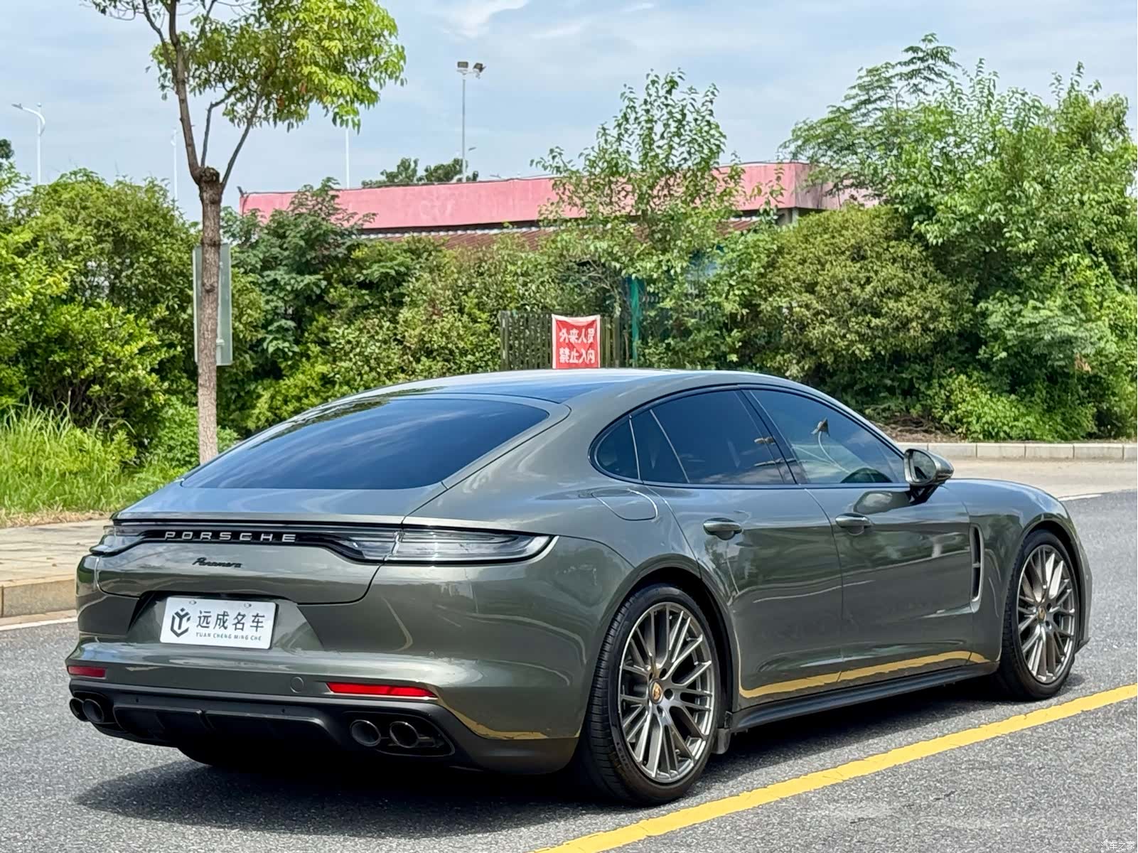 Porsche Panamera, 2023 все фото