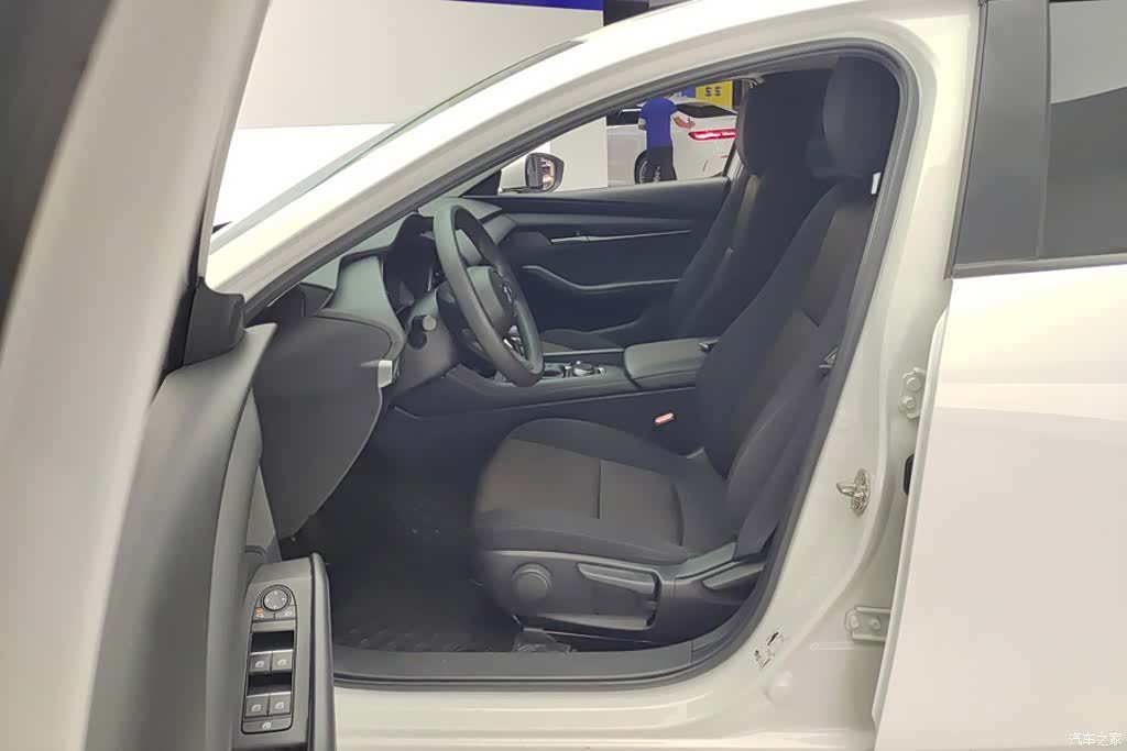 Mazda Mazda3, 2022 9