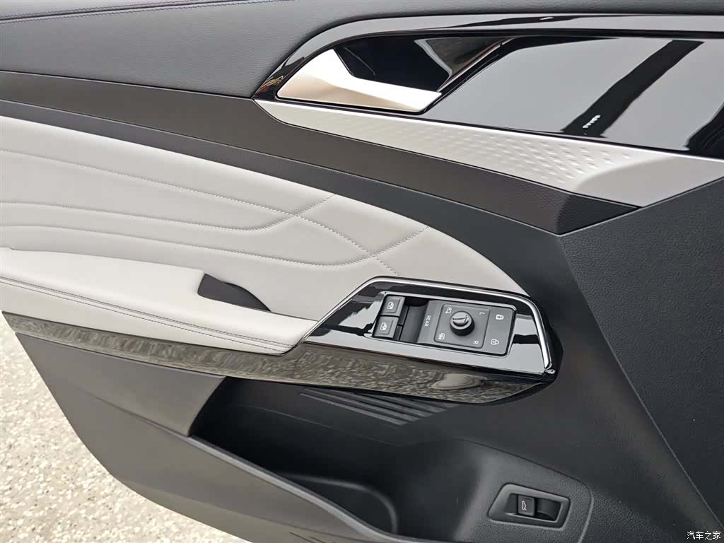 Volkswagen ID.6, 2022 10