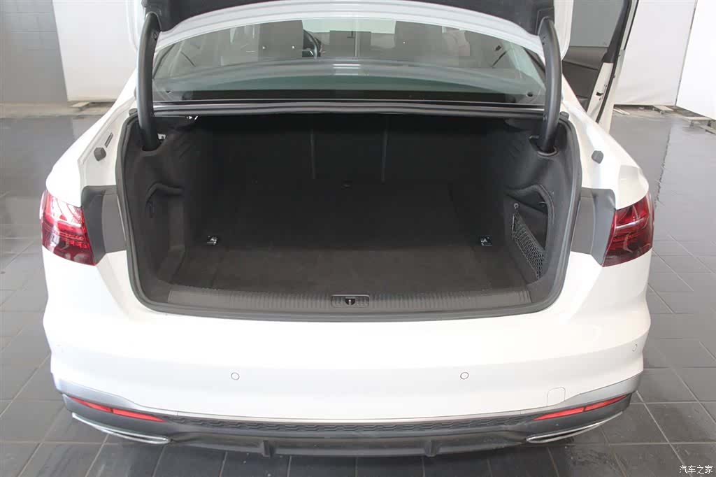 Audi A4L, 2024 7