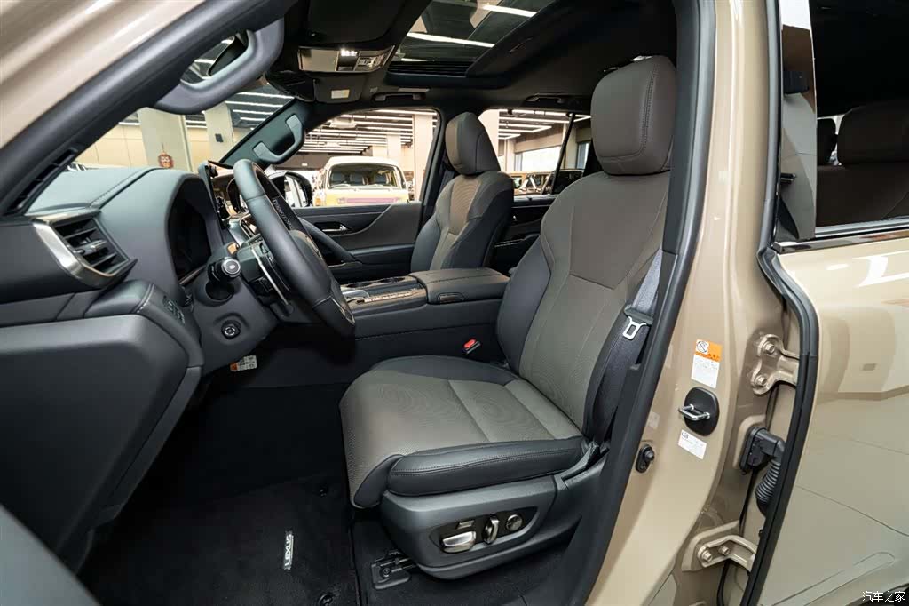 Lexus LX, 2025 6