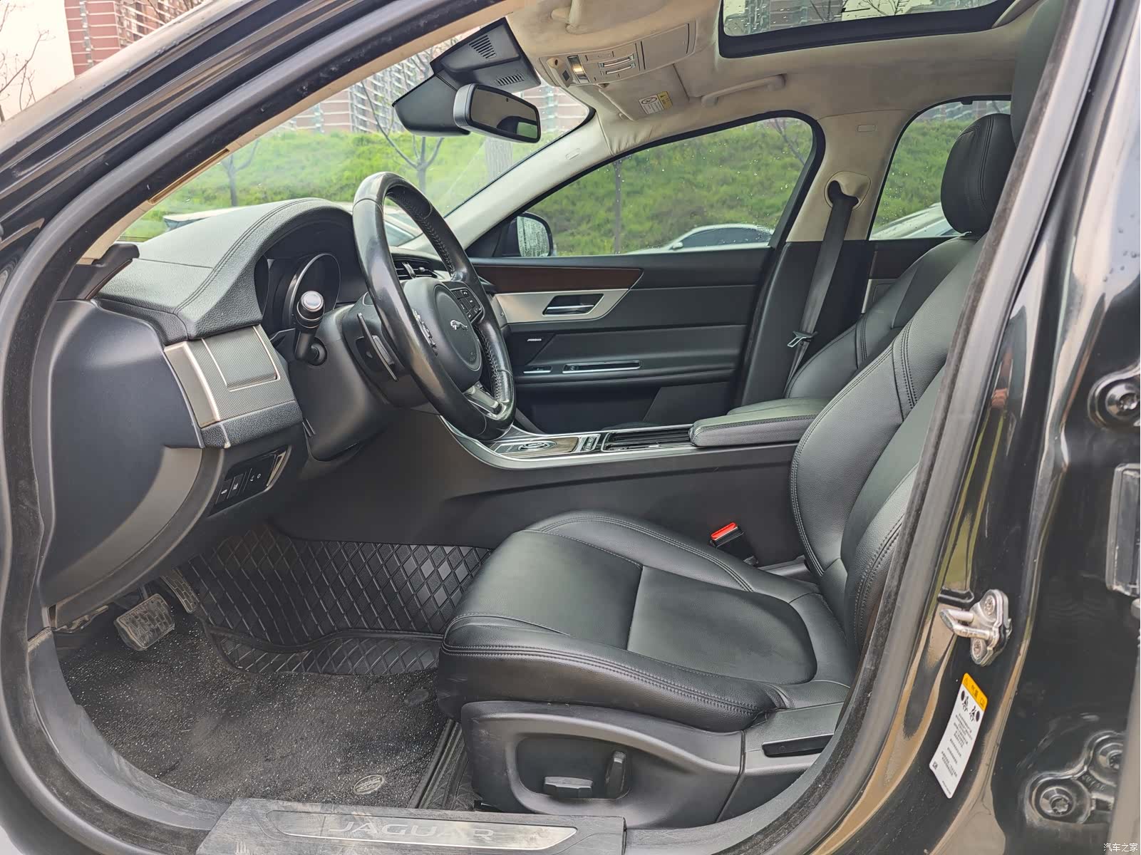 Land Rover XFL, 2017 все фото