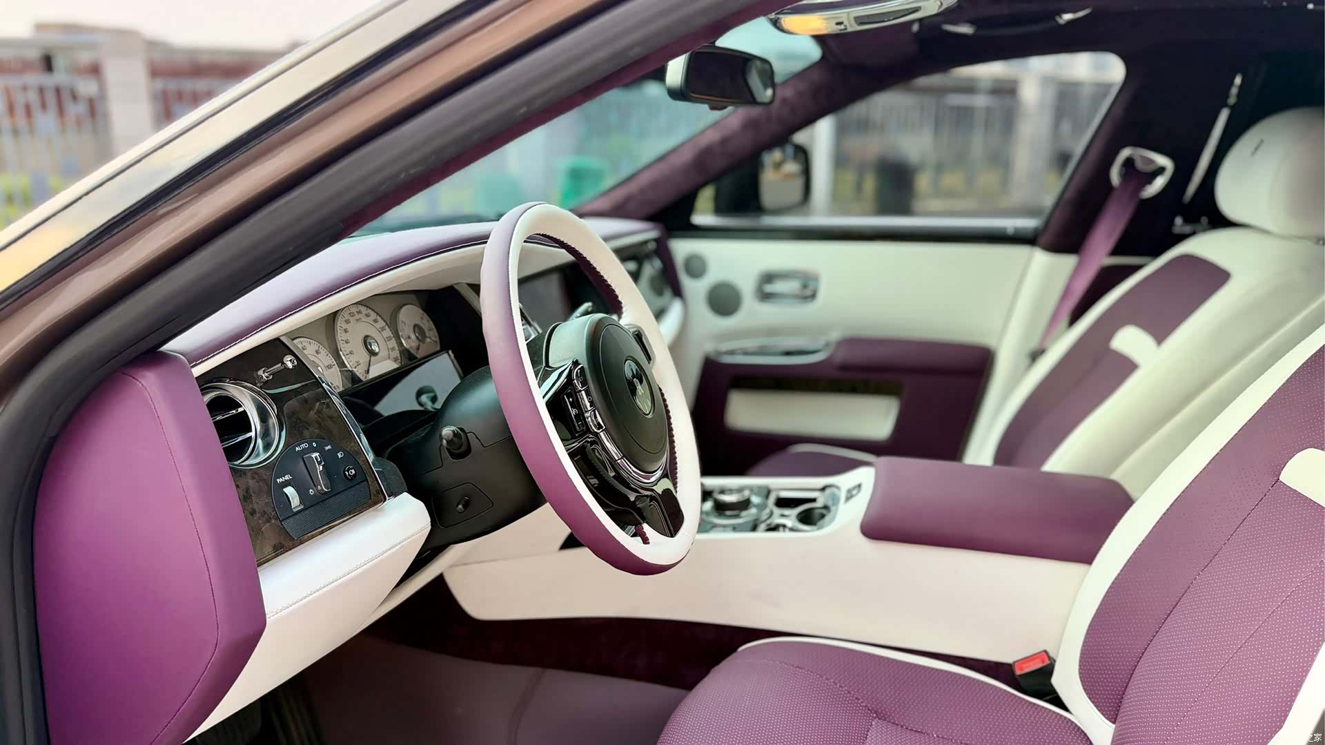Rolls-Royce Ghost, 2011 7