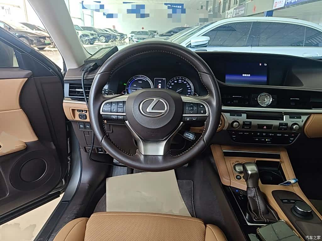 Lexus ES, 2018 11